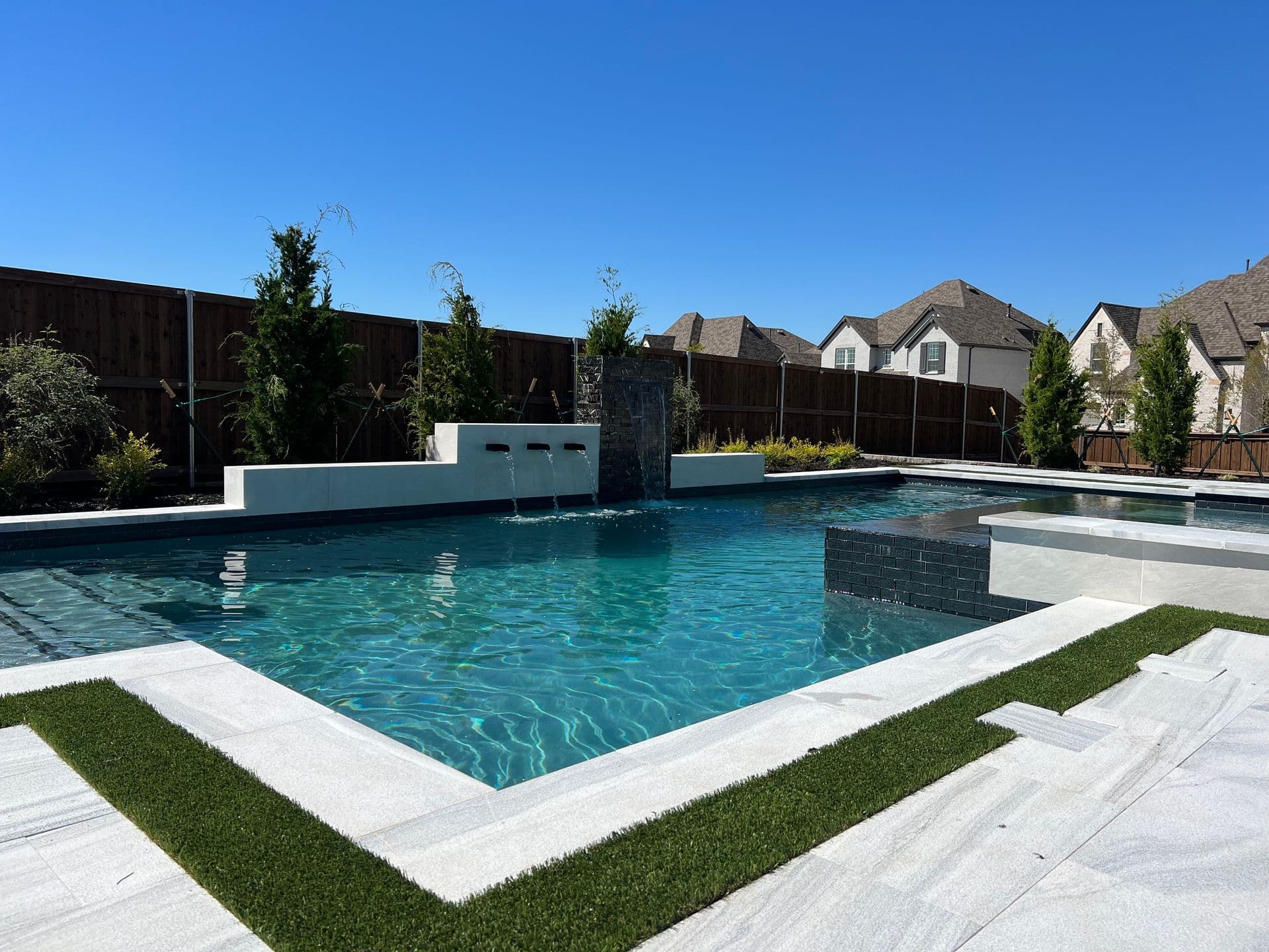 Artificial Turf detail β Pool deck bordered with artificial turf