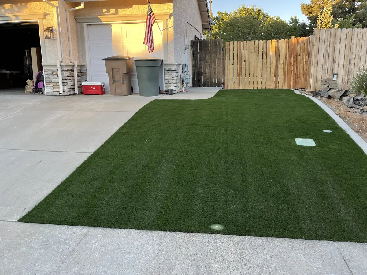 Artificial turf lawn side yard by Pinnacle Pools and Landscape, Sacramento CA