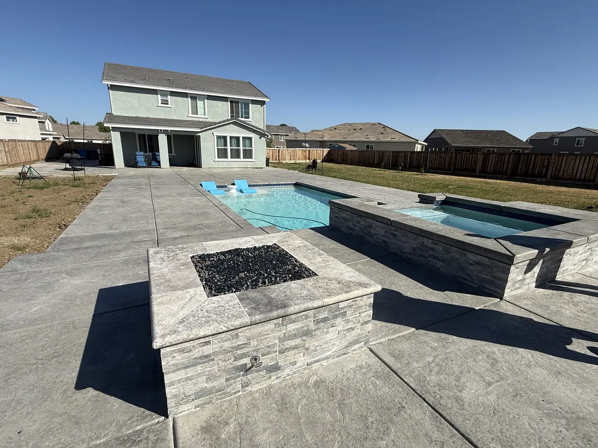 Pool spa fire pit backyard construction by Pinnacle Pools and Landscape, Sacramento CA