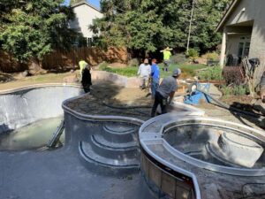 Comparing Pool Builders: Price vs Quality